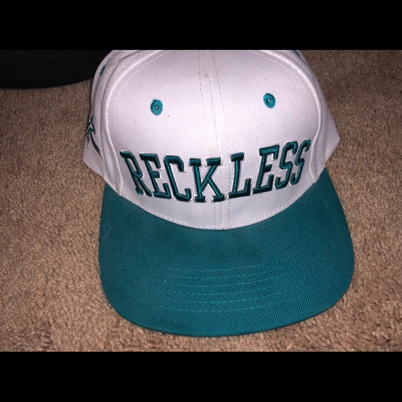 Lot of young and reckless snap-back hats - Picture 3 of 5